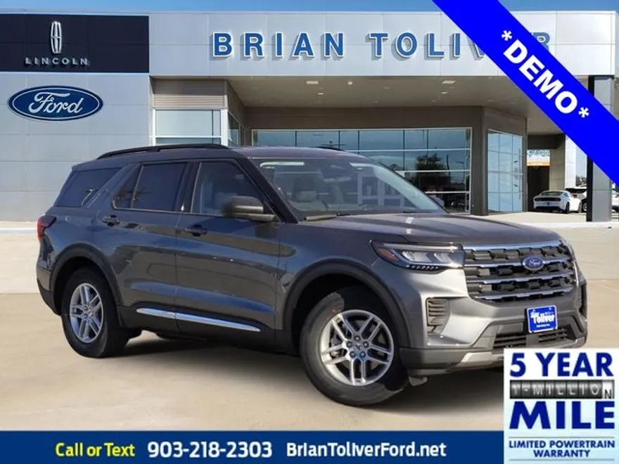 2025 Ford Explorer photo 1