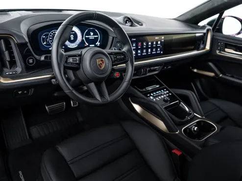 2024 Porsche Cayenne Turbo GT photo 4