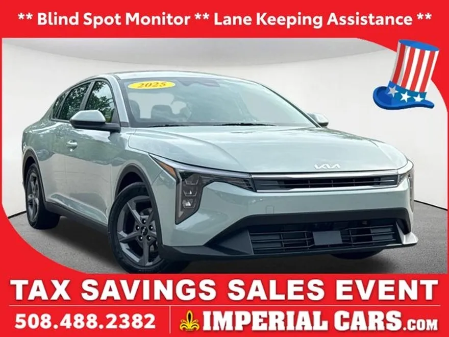 2025 Kia K4 LXS photo 1