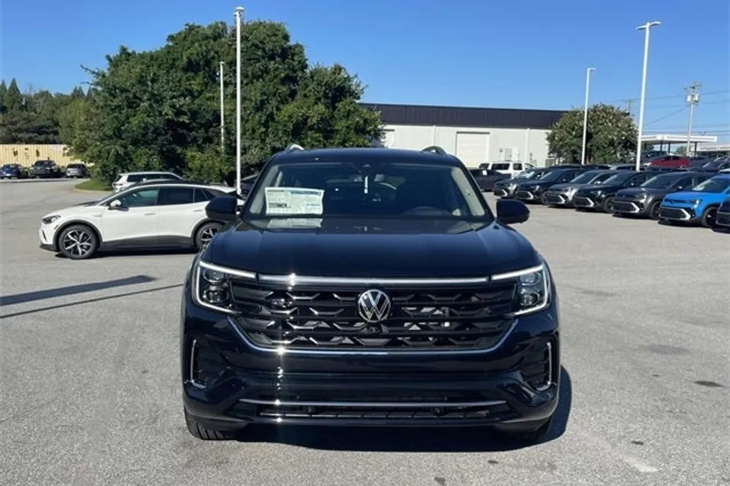 2026 Volkswagen Atlas SEL Premium R-Line photo 1