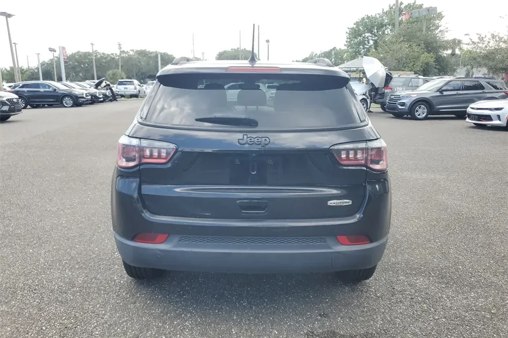 2019 Jeep Compass Latitude photo 1