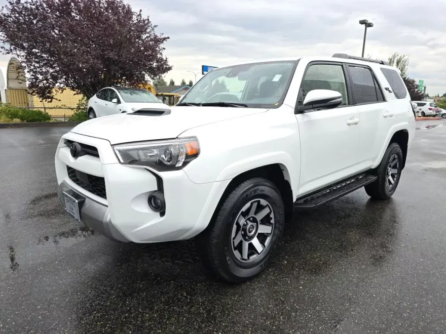 2023 Toyota 4Runner TRD Off-Road Premium photo 1