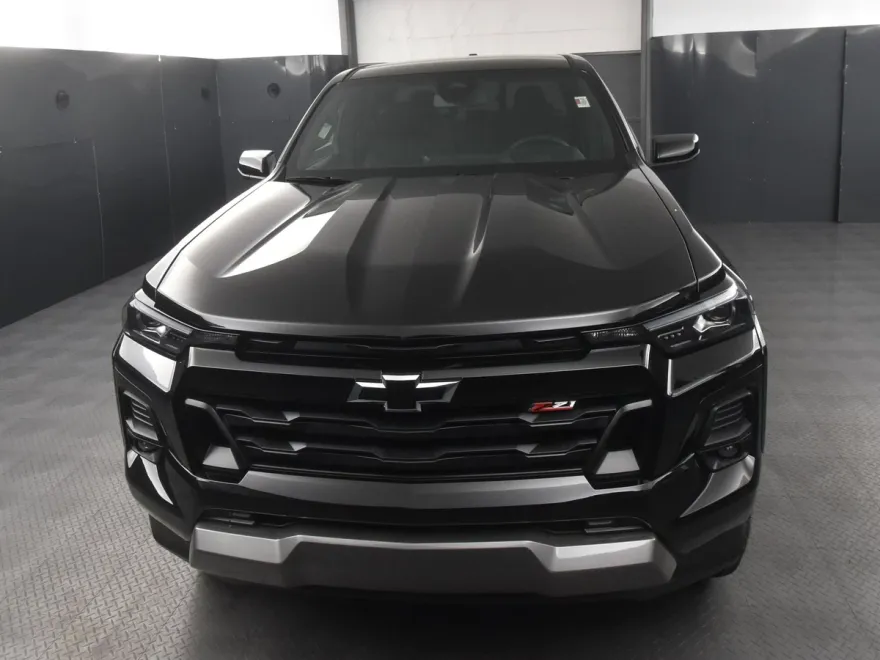 2026 Chevrolet Colorado Z71 photo 1