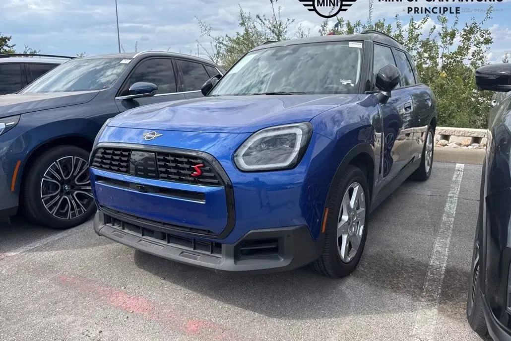 2025 Mini Countryman photo 1