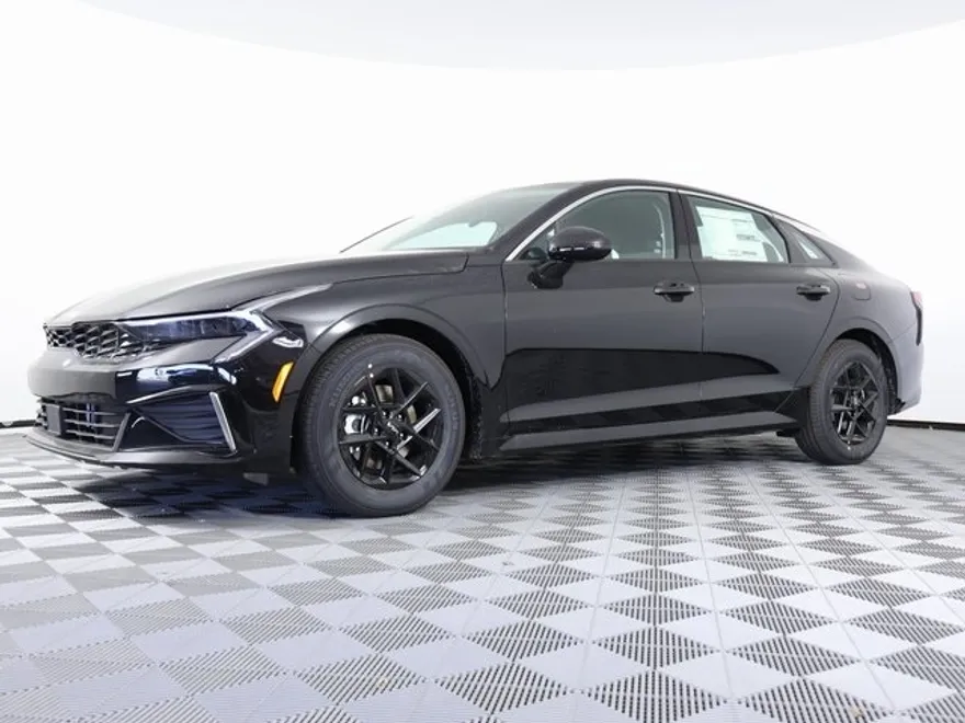 2025 Kia K5 LXS photo 1
