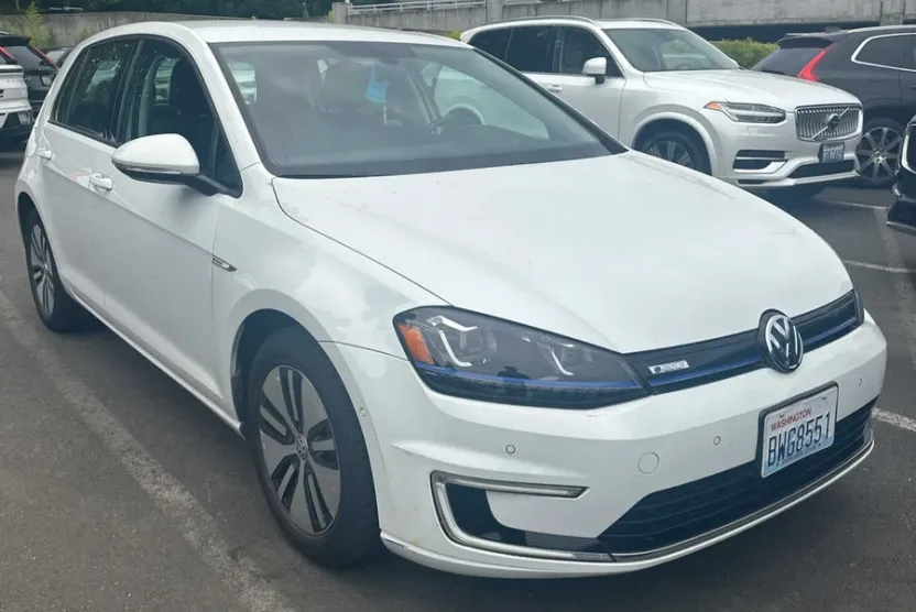 2016 Volkswagen e-Golf SEL Premium photo 1