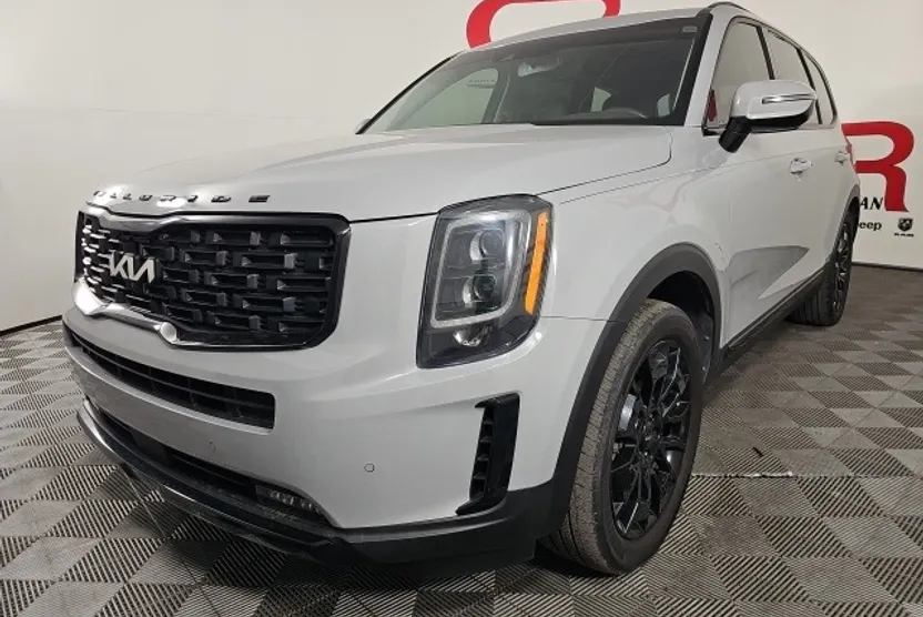 2022 Kia Telluride SX photo 1