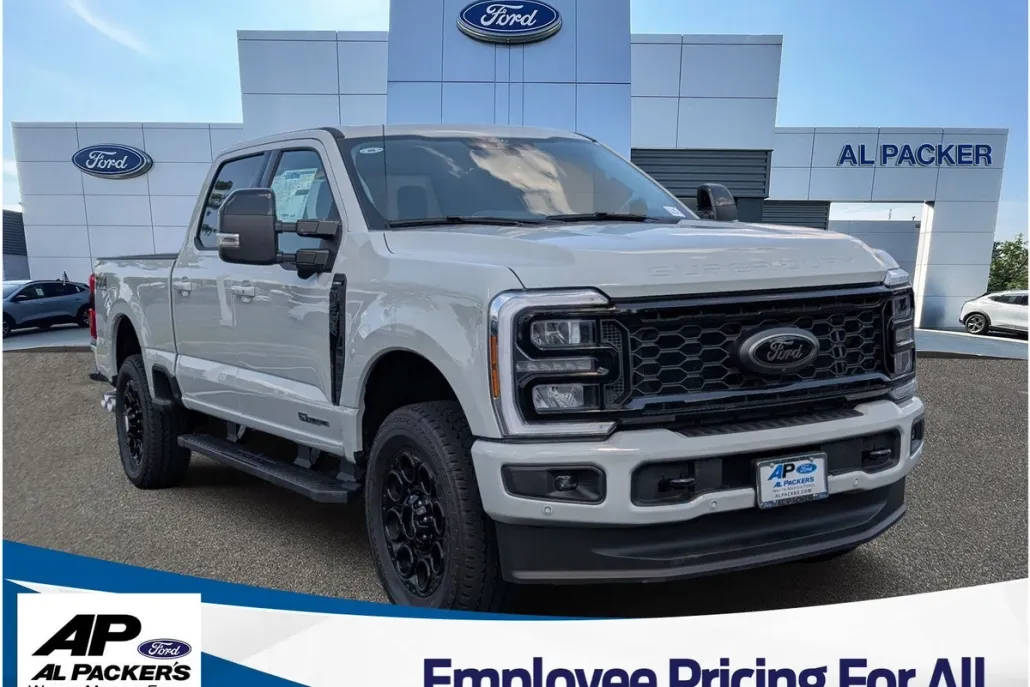 2025 Ford F-250 Lariat photo 1