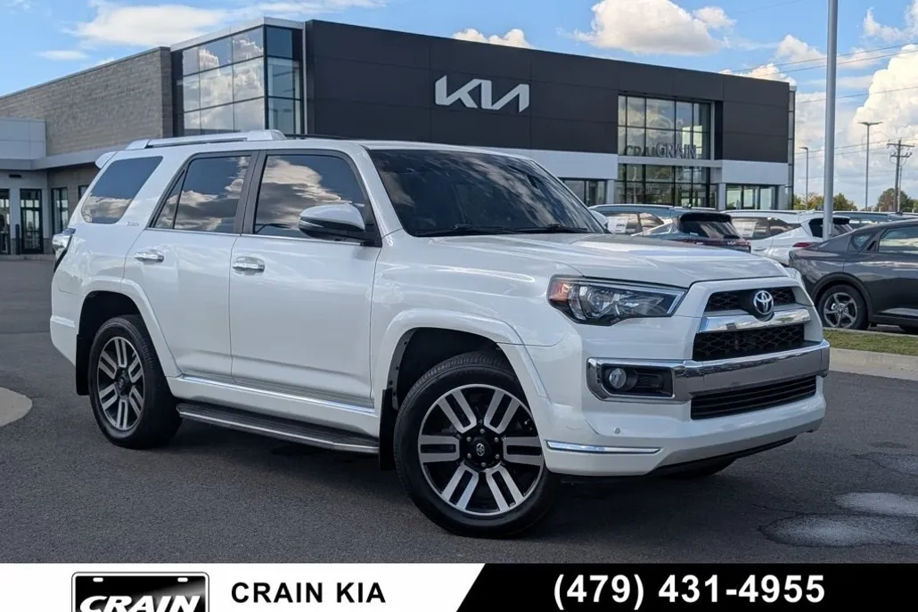 2017 Toyota 4Runner Limited photo 1