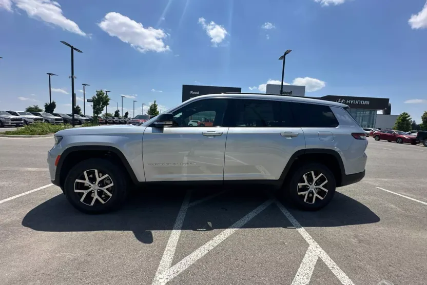 2025 Jeep Grand Cherokee Limited photo 1