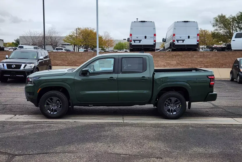 2026 Nissan Frontier Crew Cab SV photo 1