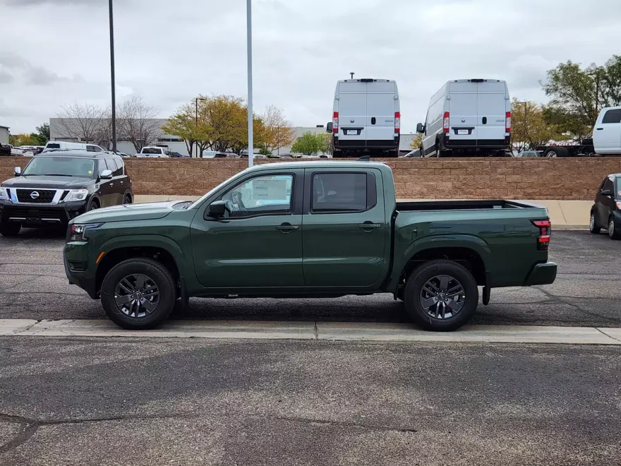 2026 Nissan Frontier Crew Cab SV photo 1