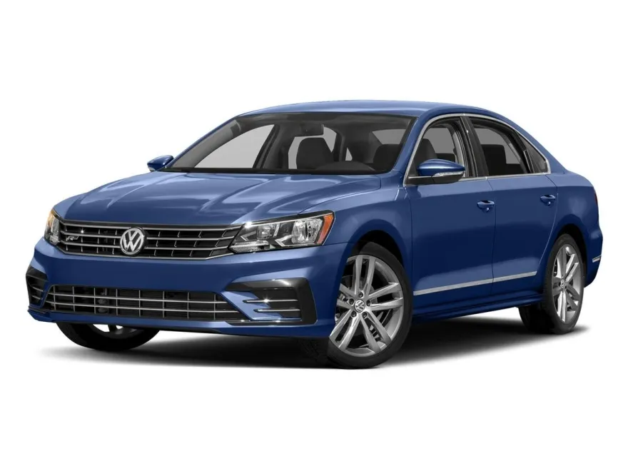 2017 Volkswagen Passat R-Line photo 1