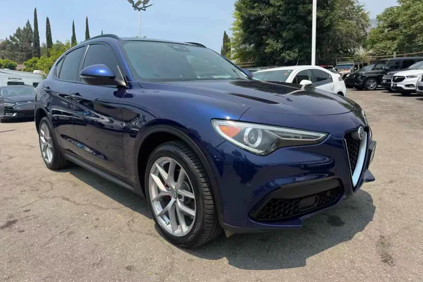 2018 Alfa Romeo Stelvio Ti Sport photo 1