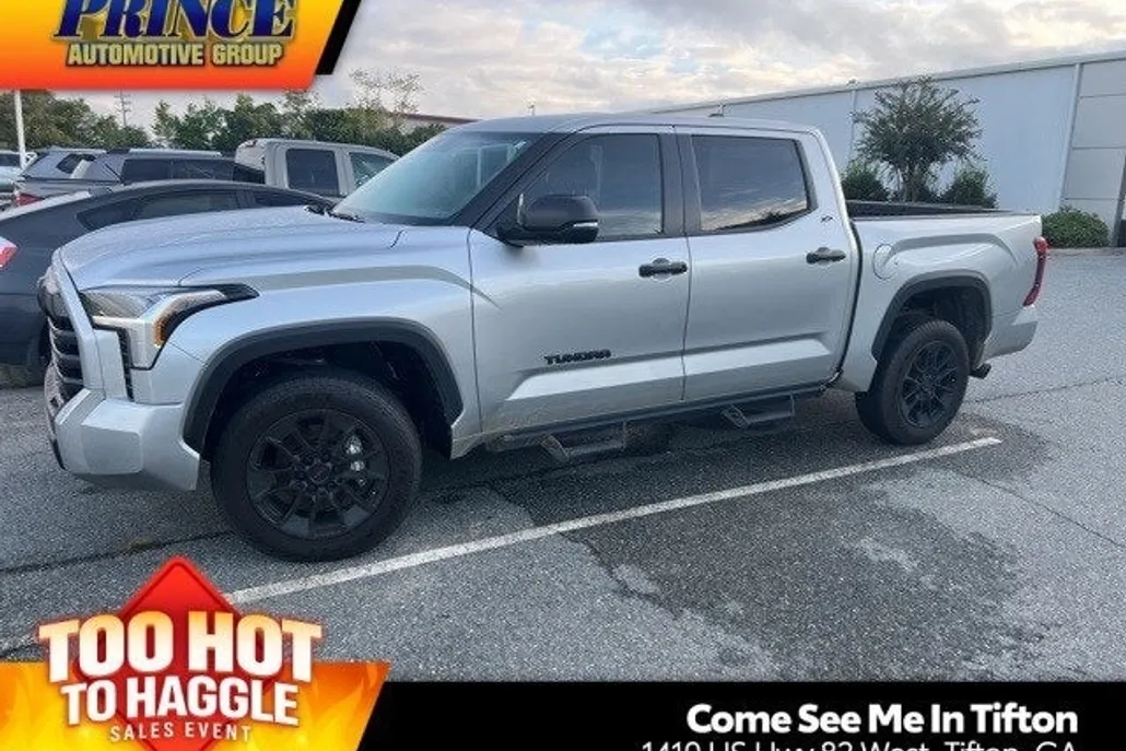 2024 Toyota Tundra SR5 photo 1