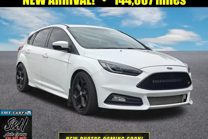 2017 Ford Focus ST photo 1