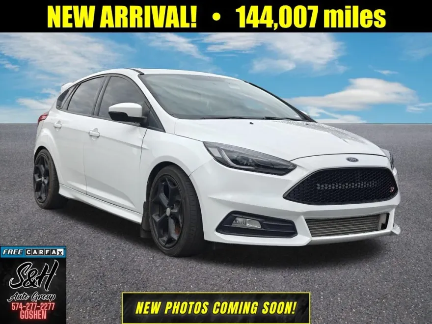 2017 Ford Focus ST photo 1