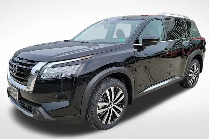 2025 Nissan Pathfinder Platinum photo 1
