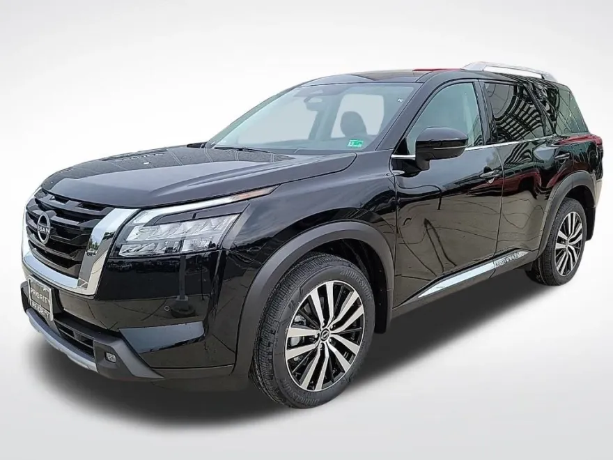 2025 Nissan Pathfinder Platinum photo 1