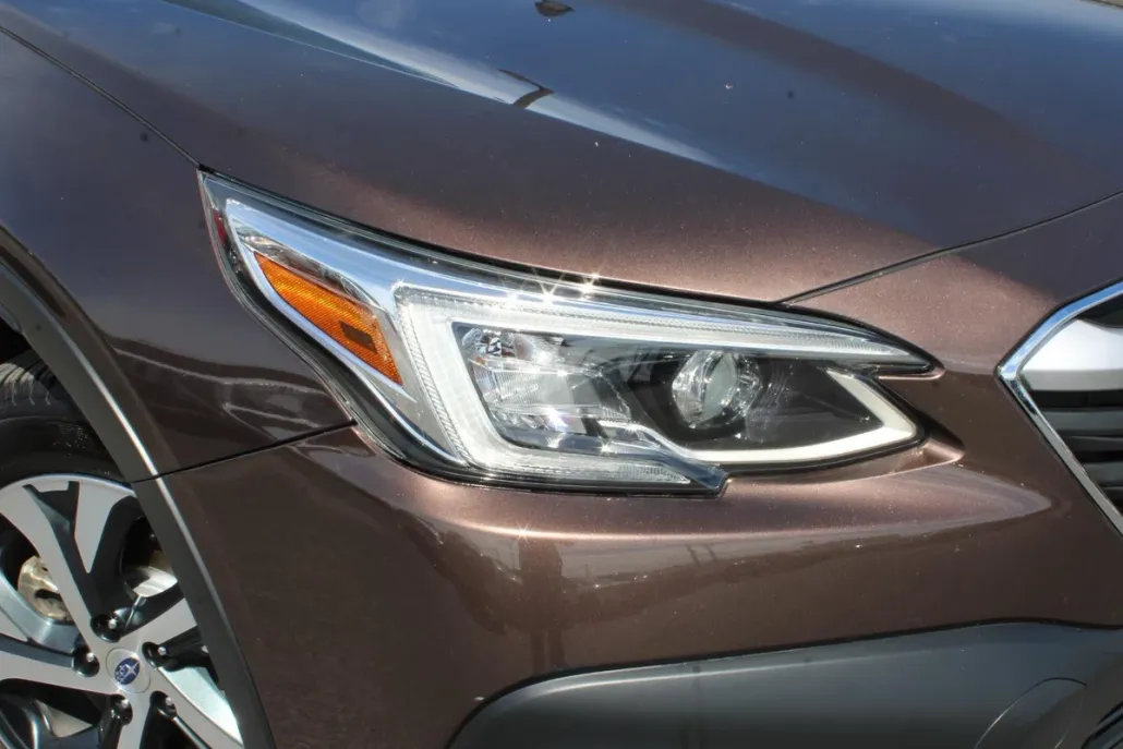 2021 Subaru Outback Touring photo 1