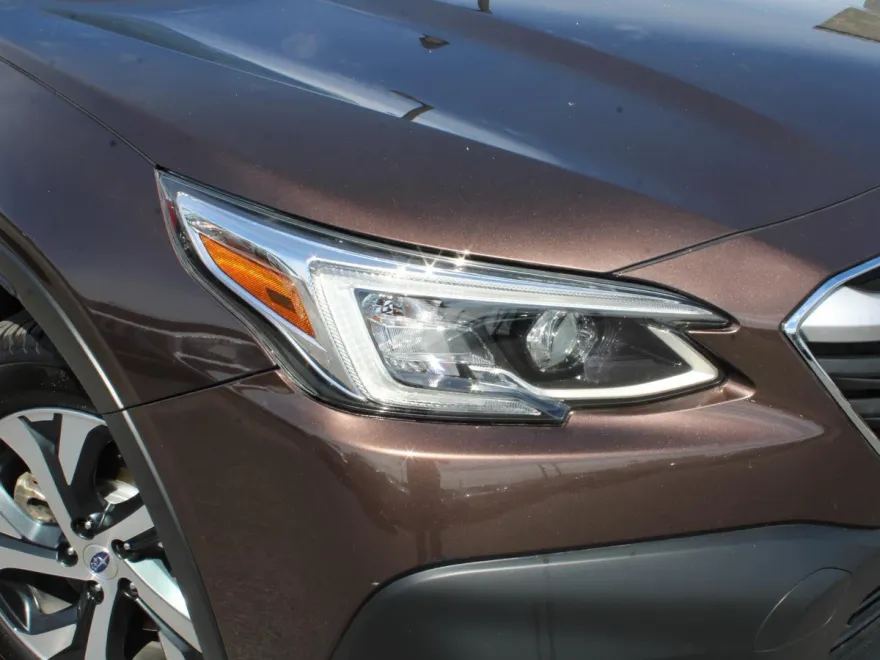 2021 Subaru Outback Touring photo 1