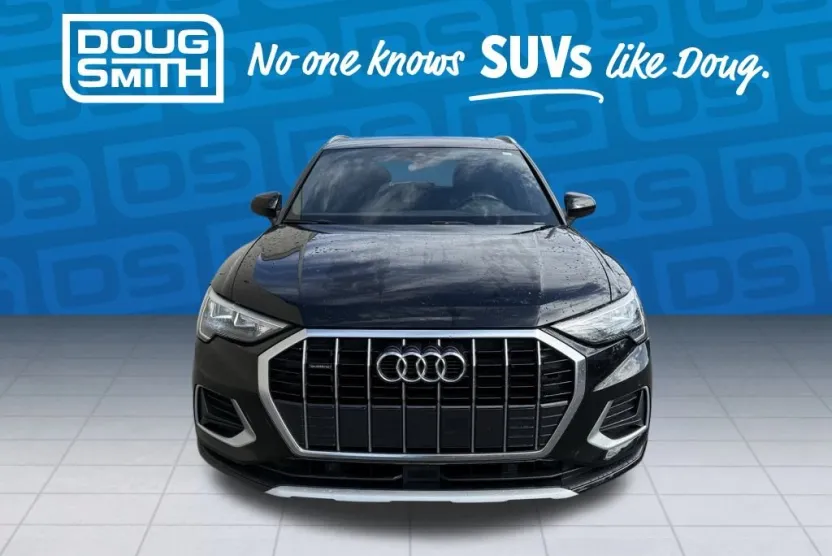 2020 Audi Q3 45 TFSI Premium photo 1