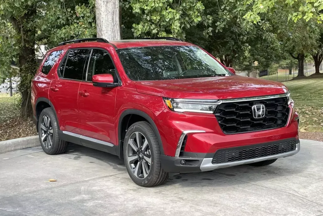2025 Honda Pilot Touring photo 1