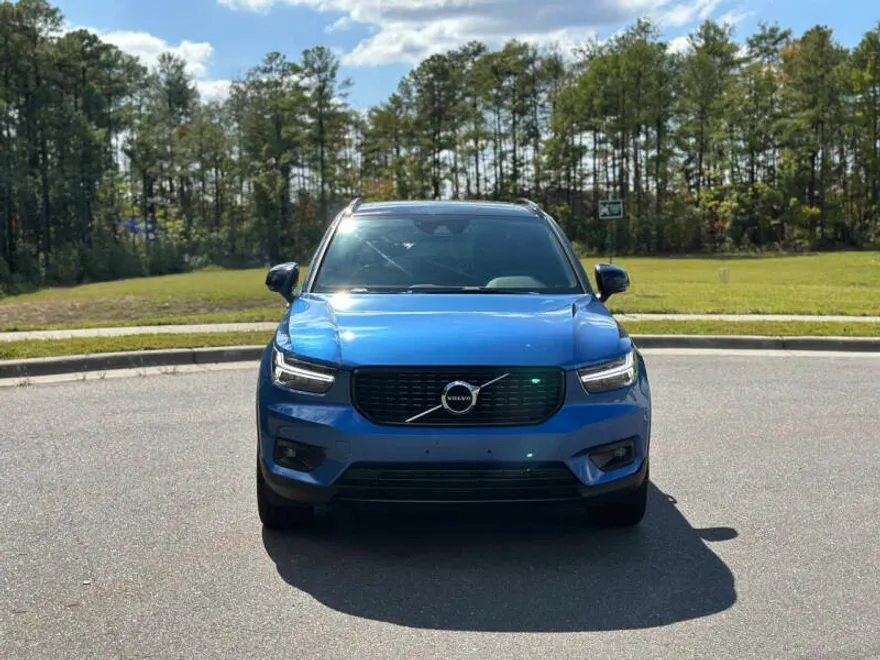 2021 Volvo XC40 T5 R-Design photo 1