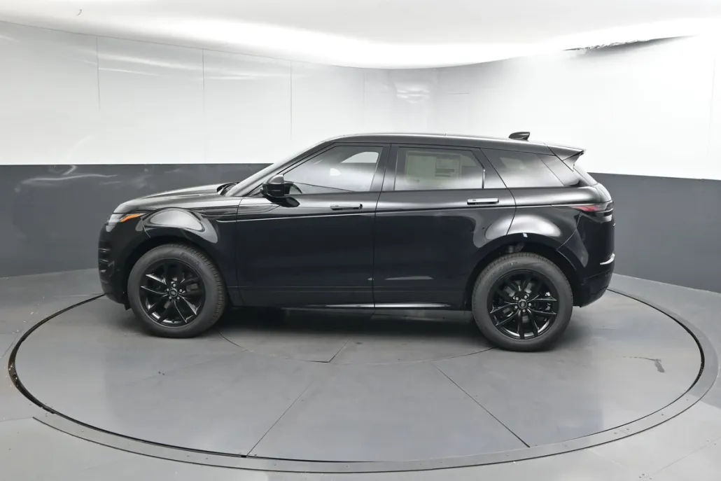 2026 Land Rover Range Rover Evoque Dynamic SE photo 1