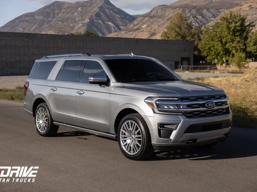 2024 Ford Expedition MAX Platinum photo 1