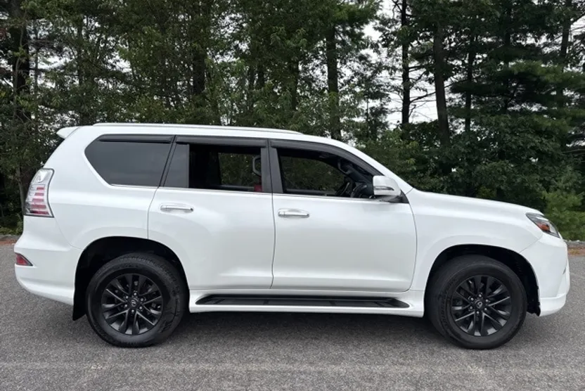 2021 Lexus GX 460 Premium photo 1