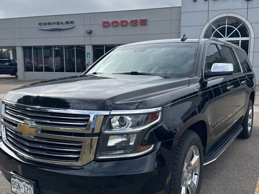 2017 Chevrolet Suburban Premier photo 1