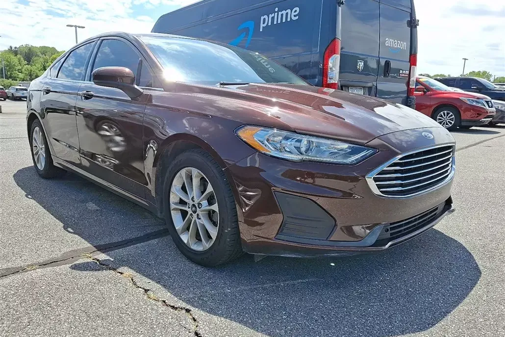 2019 Ford Fusion SE photo 1