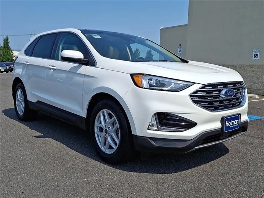 2022 Ford Edge SEL photo 1