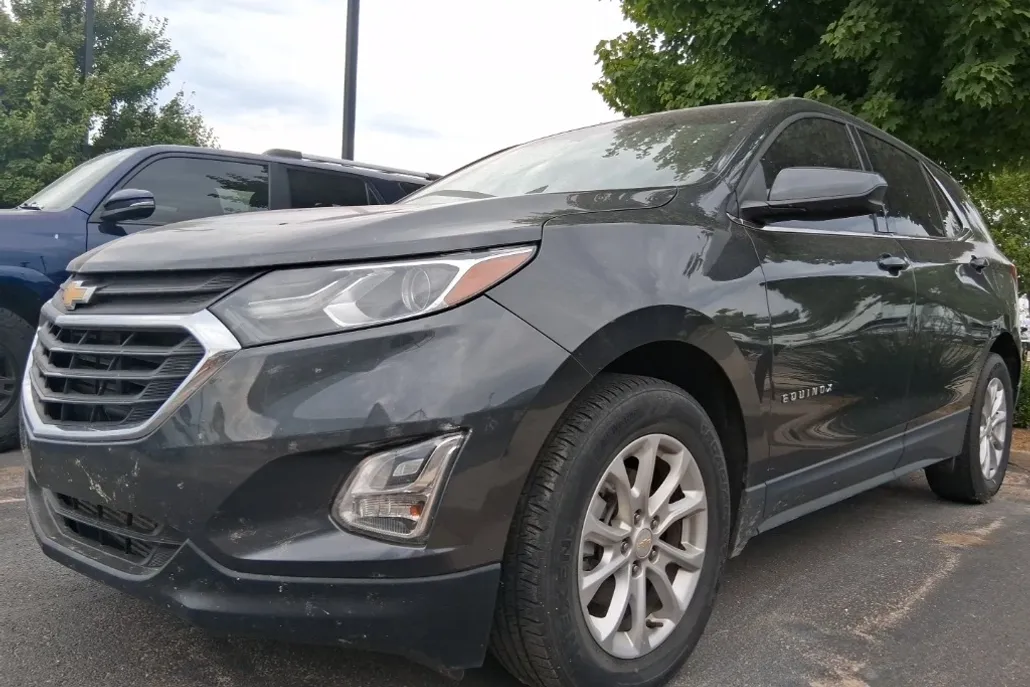 2019 Chevrolet Equinox LT photo 1