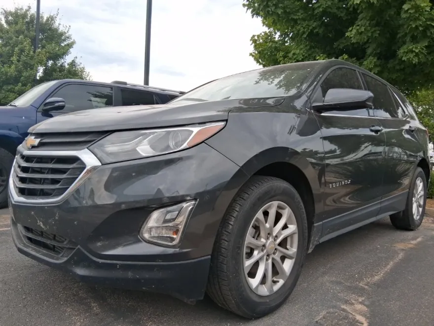 2019 Chevrolet Equinox LT photo 1