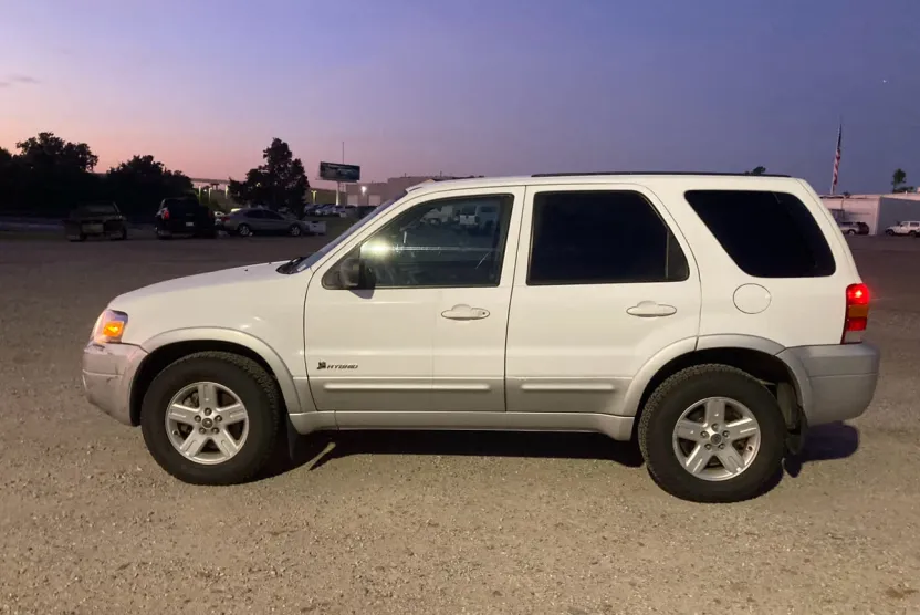 2005 Ford Escape Hybrid photo 1