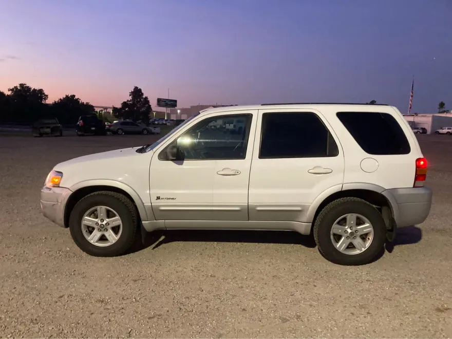 2005 Ford Escape Hybrid photo 1