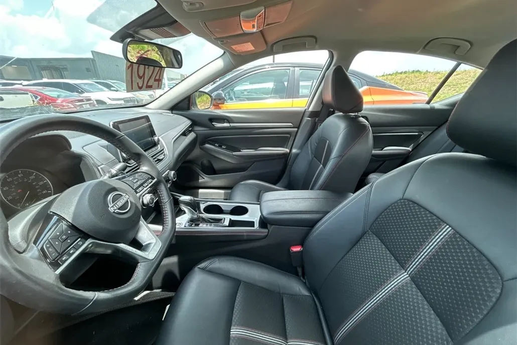 2024 Nissan Altima 2.5 SR photo 1
