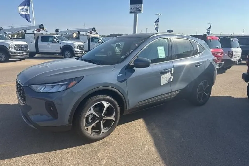 2025 Ford Escape ST-Line Select photo 1
