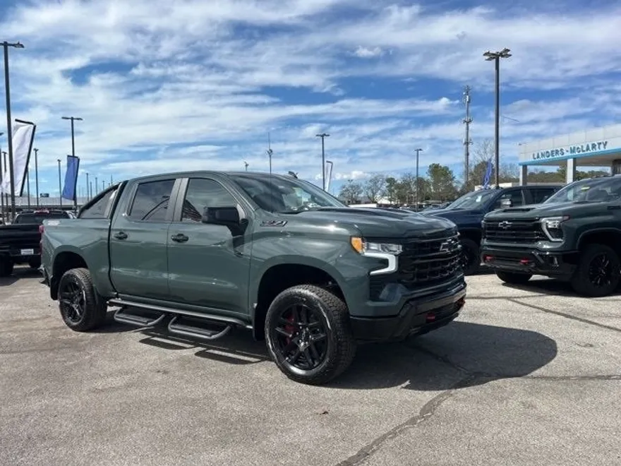 2025 Chevrolet Silverado 1500 LT Trail Boss photo 1
