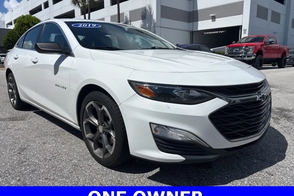 2019 Chevrolet Malibu RS photo 1