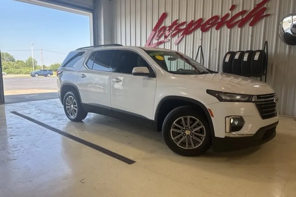 2023 Chevrolet Traverse Leather photo 1