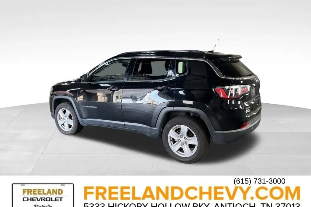 2022 Jeep Compass Latitude photo 1