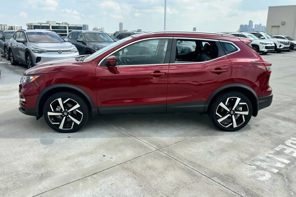 2022 Nissan Rogue Sport SL photo 1