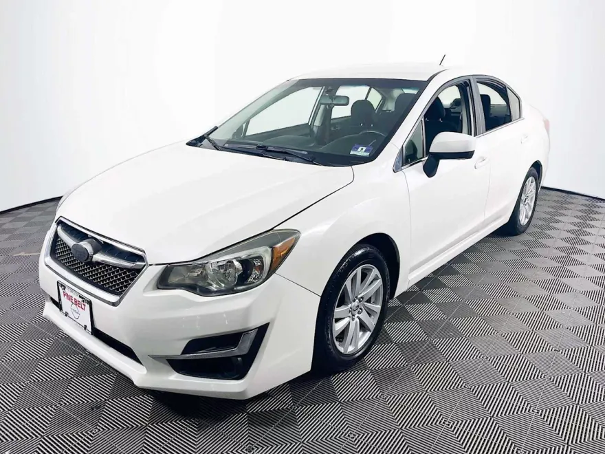 2015 Subaru Impreza Premium photo 1