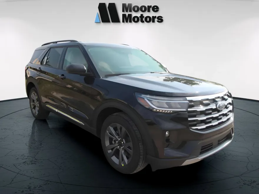 2025 Ford Explorer photo 1