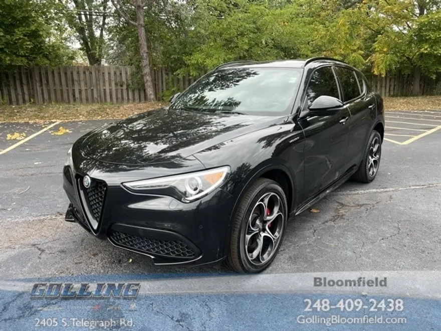 2023 Alfa Romeo Stelvio Ti photo 1