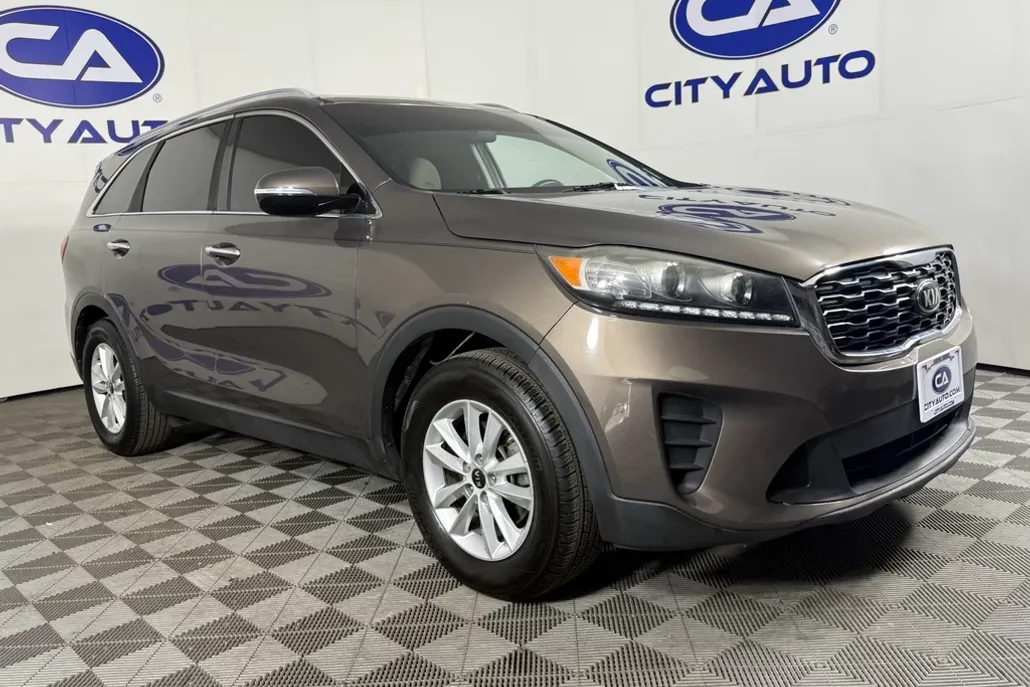 2019 Kia Sorento LX photo 1
