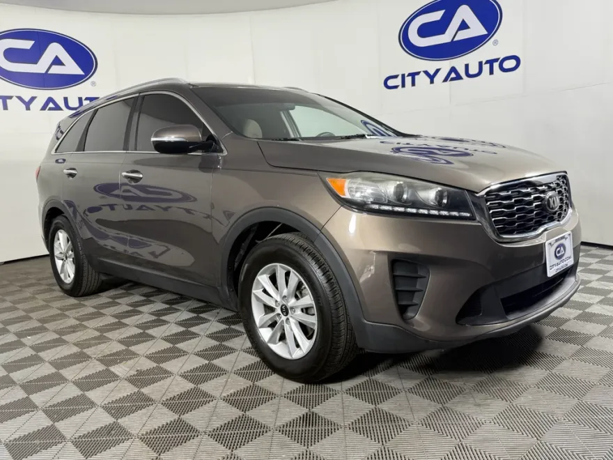 2019 Kia Sorento LX photo 1